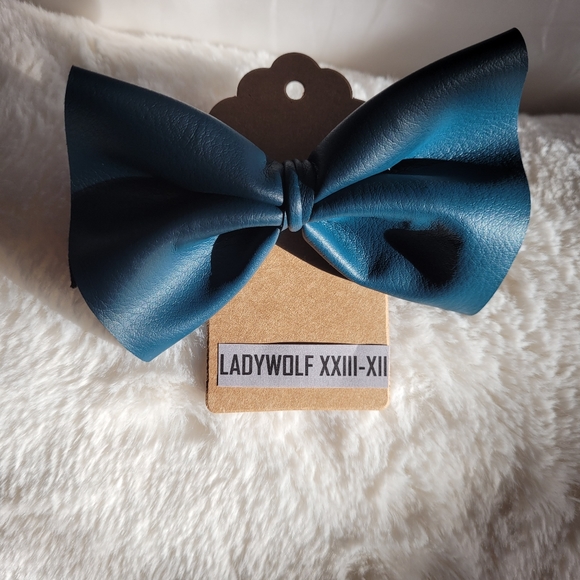 Handmade Hair bow - Picture 3 of 5